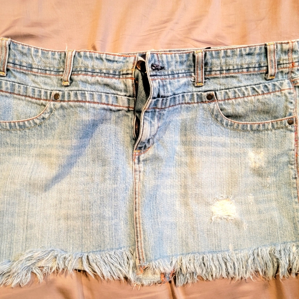 American eagle jean skirt.